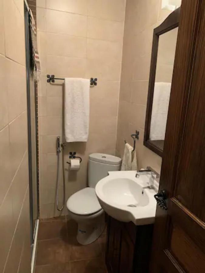 La Casa En Sanabria De 4 Y 2 Banos Cerdillo